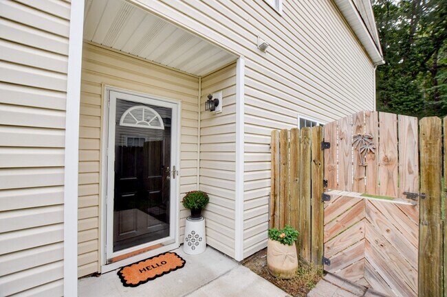 Building Photo - 320 Garcia Dr