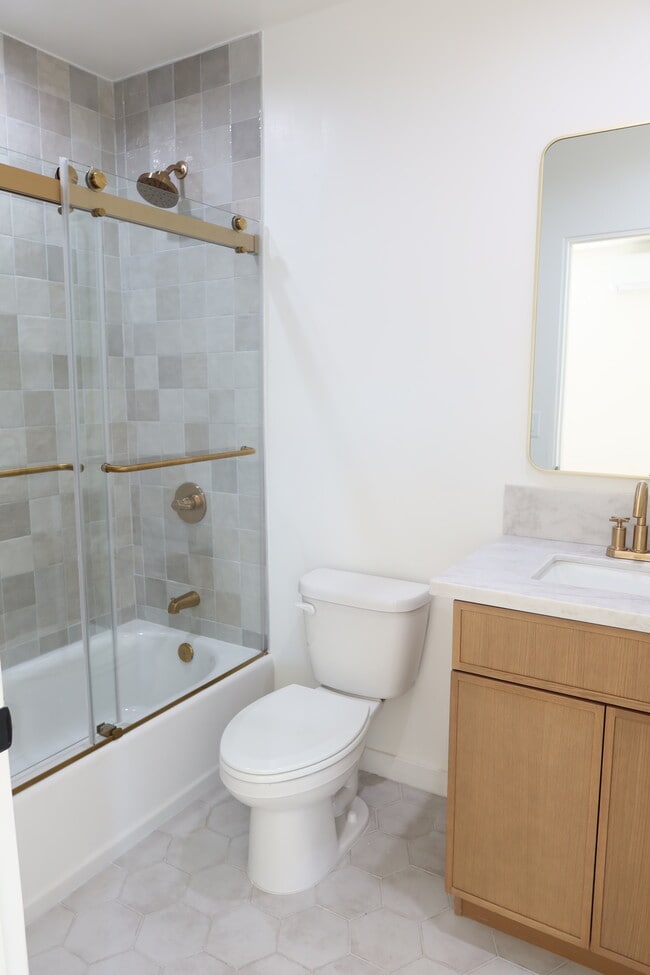 Building Photo - 1769-1775 N Gower St