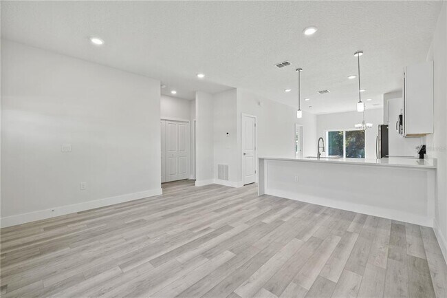 Foto del edificio - 6336 137th St