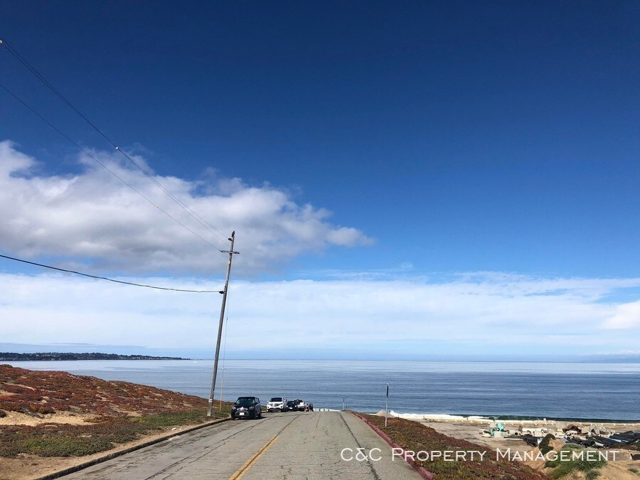 Primary Photo - Two Bedroom Home Near Del Monte Beach