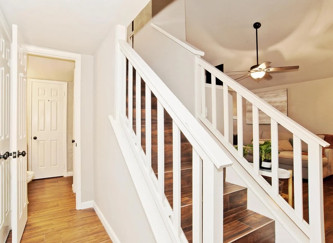 Photo - 300 Cimarron Way (Irving, TX) House