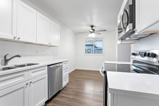 Building Photo - Beautiful 2 bed/ 1 bath !! MOVE IN SPECIAL...