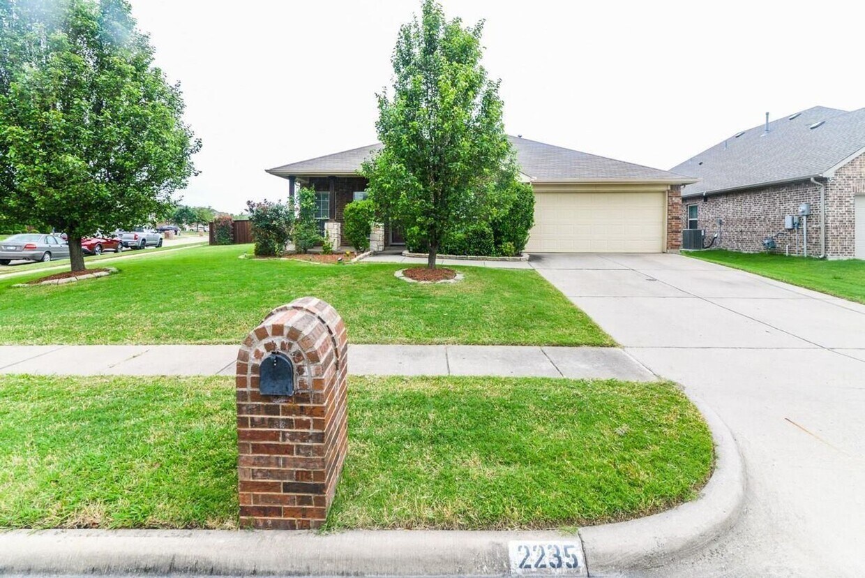 Primary Photo - Beautiful Forney Home!