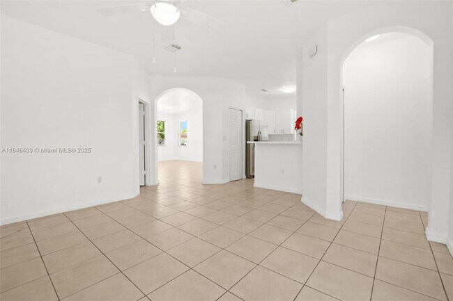 Foto del edificio - 10902 SW 242nd St