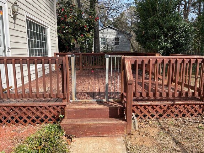 Building Photo - 1608 Owls Nest Rd