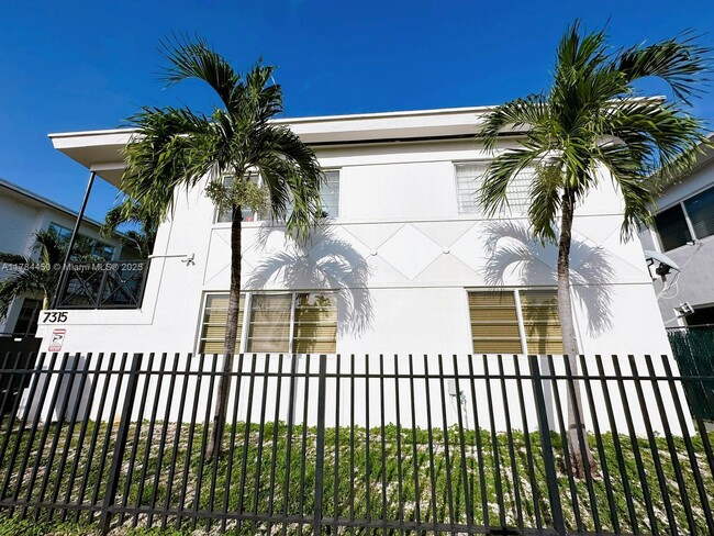 Building Photo - 7315 Byron Ave