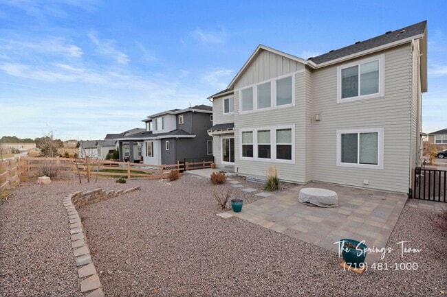 Building Photo - Luxury 5-Bedroom Home in the Award-Winning...