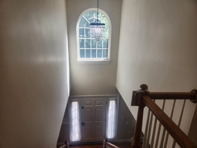 Building Photo - 105 Sanborn St