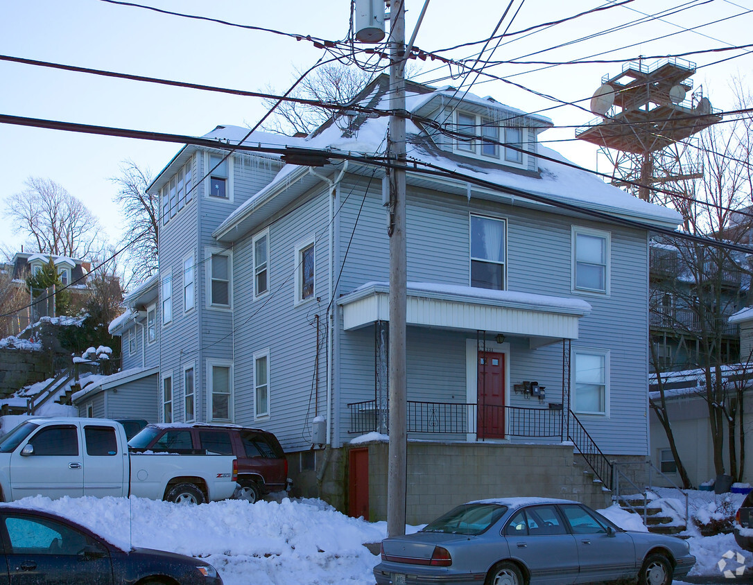 Building Photo - 333 Durfee St