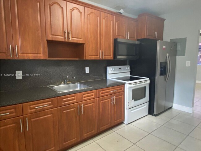 Foto del edificio - 10841 SW 7th St