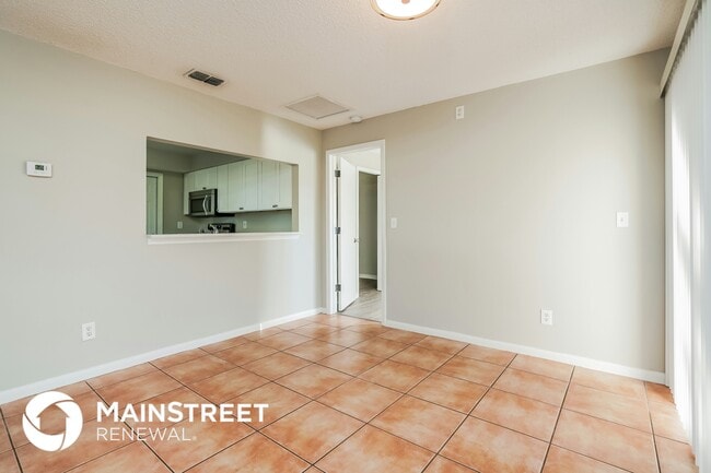 Building Photo - 220 SE 27th Terrace