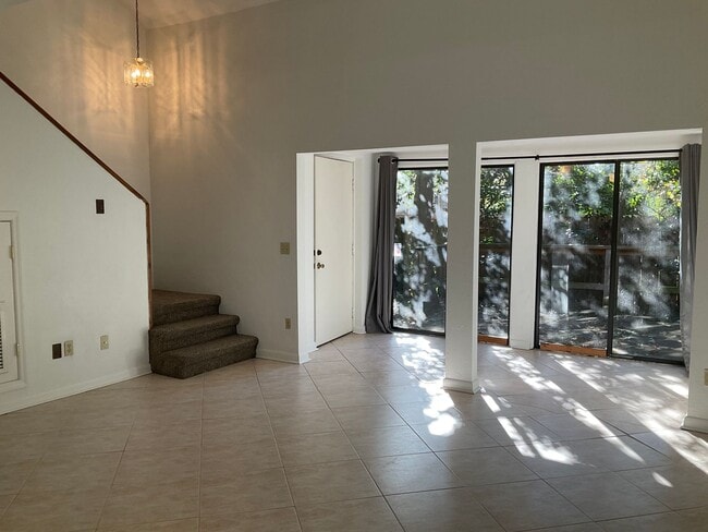 Foto del edificio - Great Unit In Green Leaf