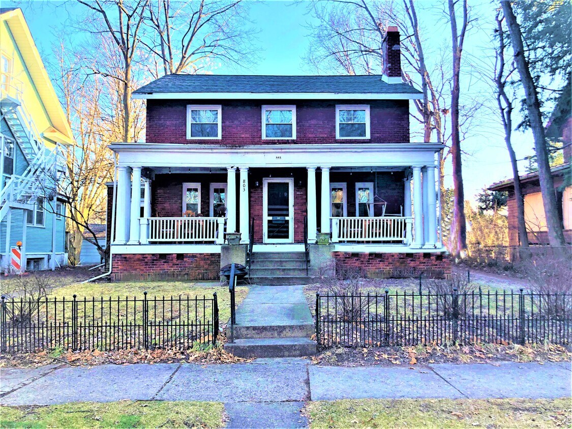 Foto principal - 803 W Nevada St