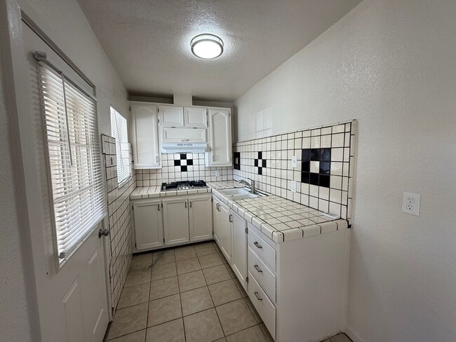 Building Photo - S. 4th Street