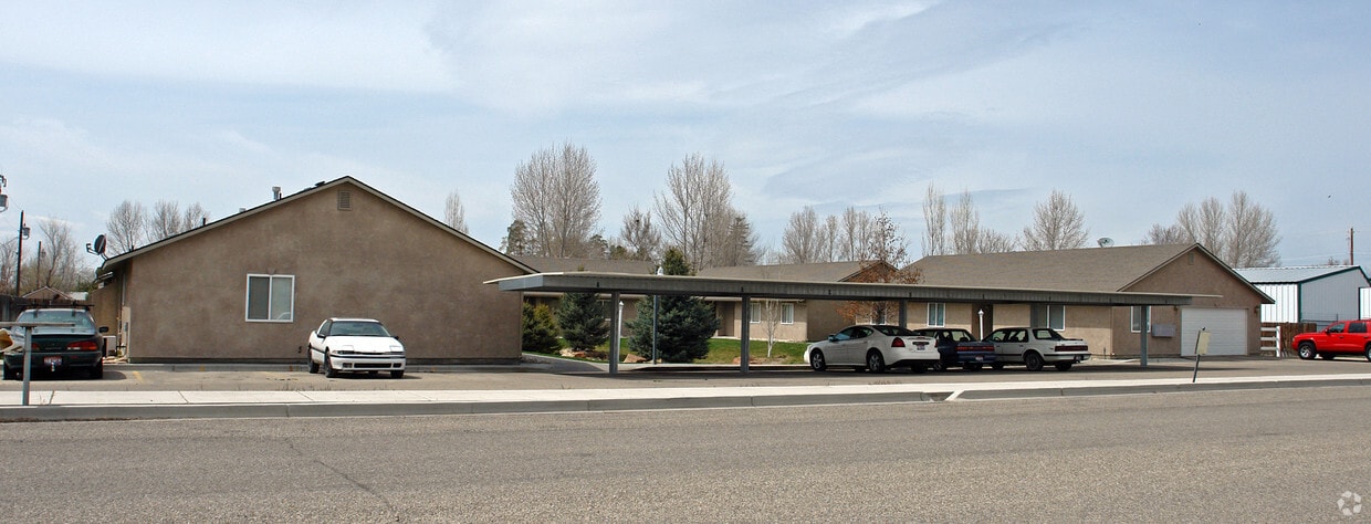 Building Photo - 247 S School Ave