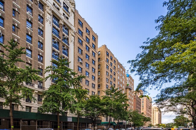 Amherst-Cortlandt Condominum