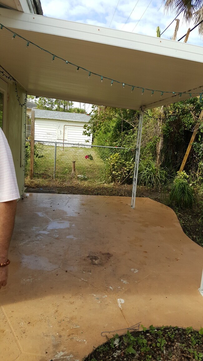 Foto del edificio - 325 Kenilworth Blvd