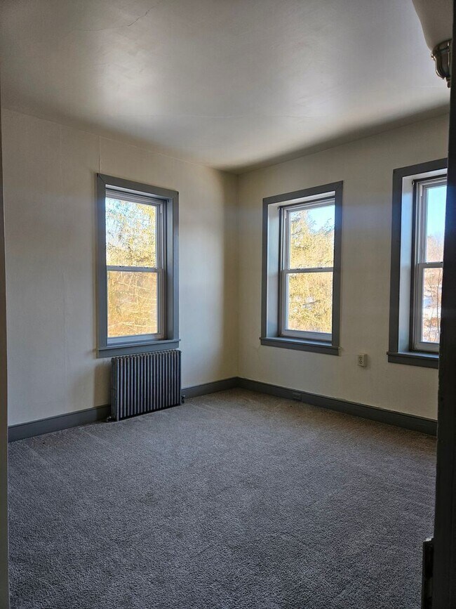 Building Photo - 3 br, 1 bath House - 6767 CLUB FARM ROAD