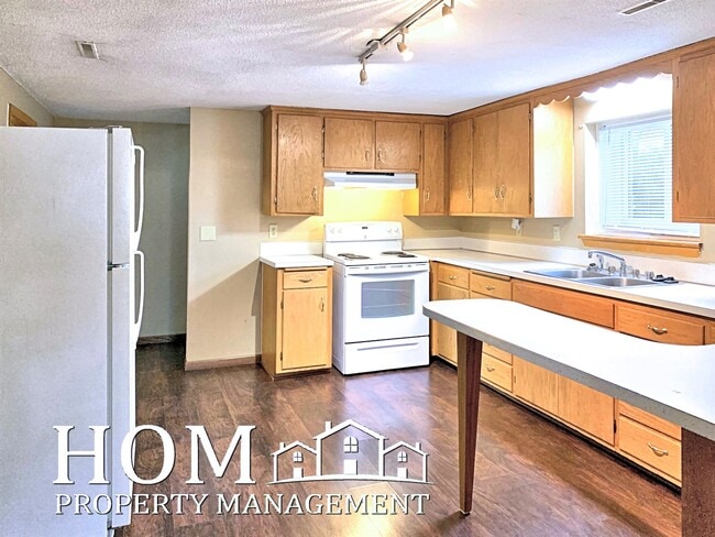 Photo - 108.5 Rogers St House