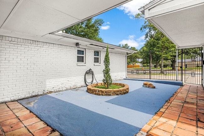 Building Photo - 7606 Richmond Ave.