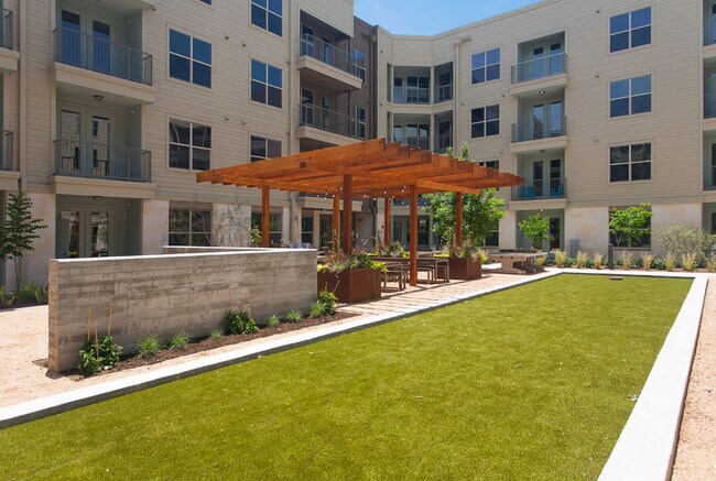 Building Photo - Affordable One-Bedroom Rentals: Space and ...