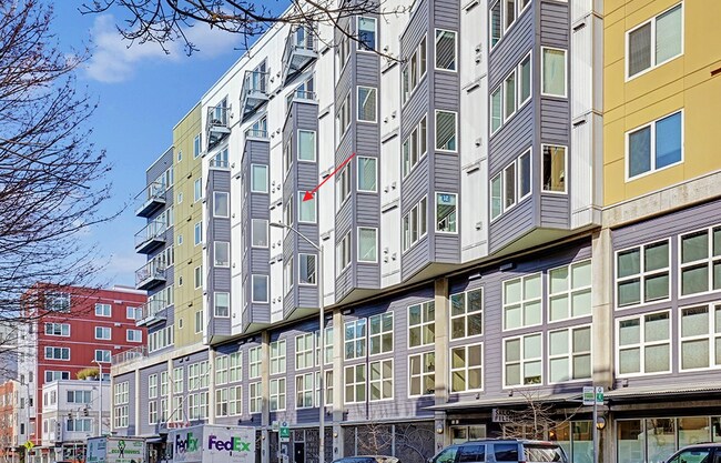 Building Photo - 2440 Western Ave