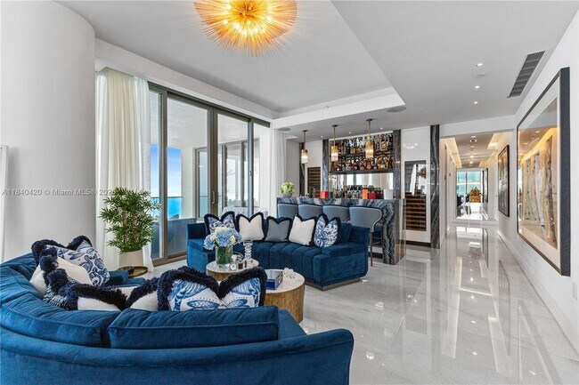 Foto del edificio - 17901 Collins Ave