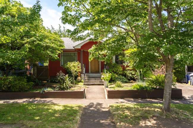 Building Photo - 7625 N Omaha Ave