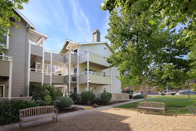 External view - 41 Grandview St