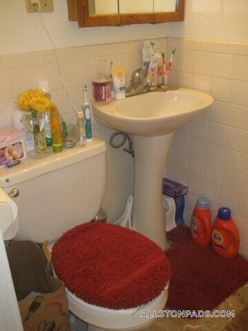 Building Photo - 15 Scottfield Rd