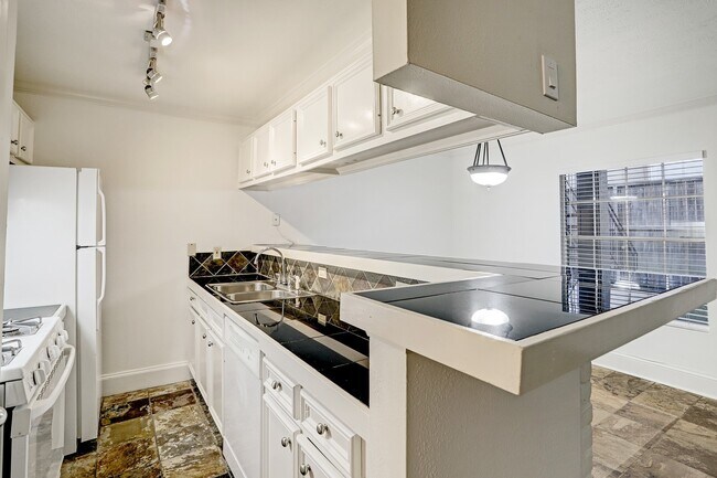 Foto del edificio - 2418 Mimosa Dr