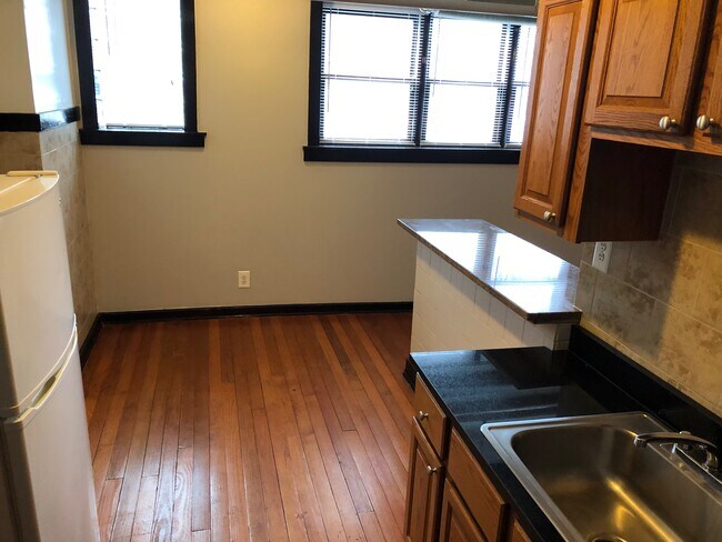 Foto del edificio - 5039 N Springfield Ave