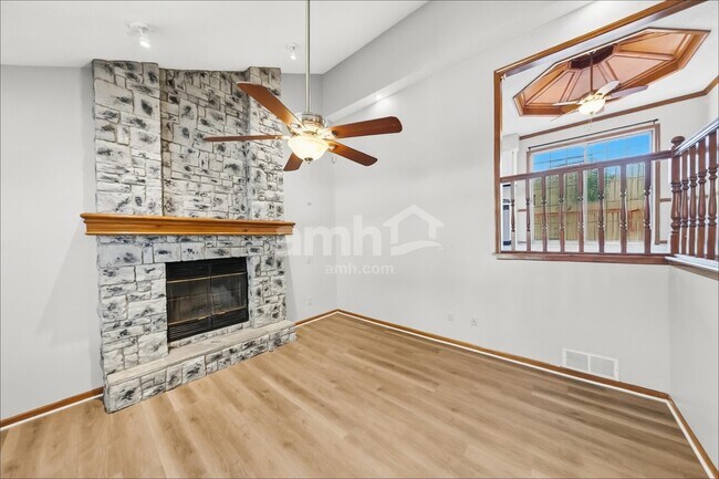 Foto del edificio - 409 SE Onyx Cir