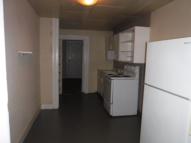 Building Photo - 1401 Sylvanie St