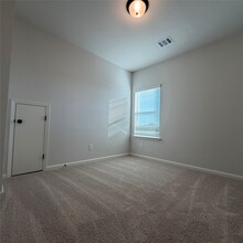 Building Photo - 3418 Lago Norence Dr