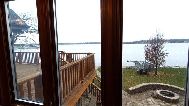 Foto del edificio - 25446 W Columbia Bay Dr