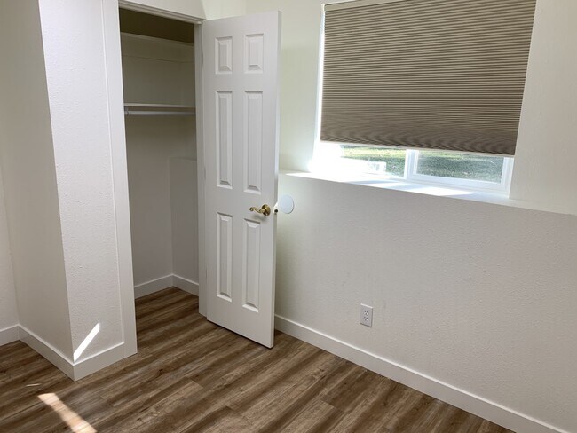 1 of 2 bedrooom - 550 E Ash St