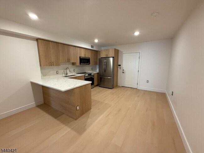 Foto del edificio - 627 Valley Rd