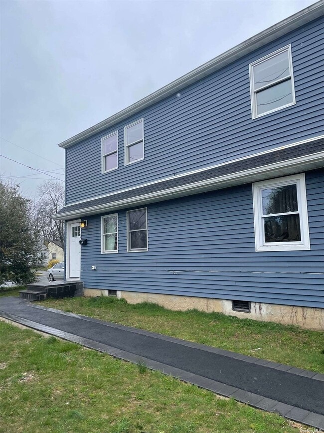 Building Photo - 43 Deer St