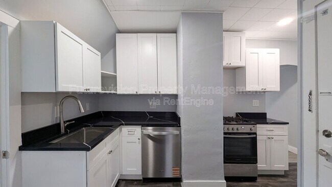 Foto del edificio - 1405 Connor Ave