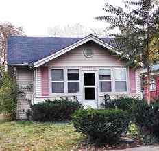 Building Photo - 233 Damon St