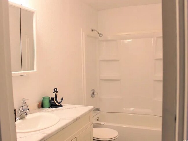 Foto del edificio - 1421 N Adams St