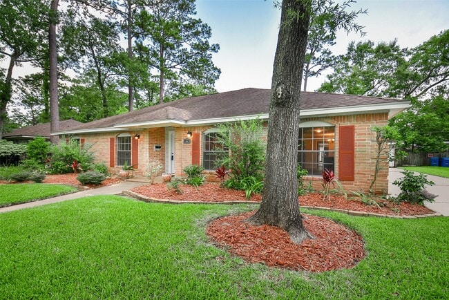 Building Photo - 2910 Colonial Dr