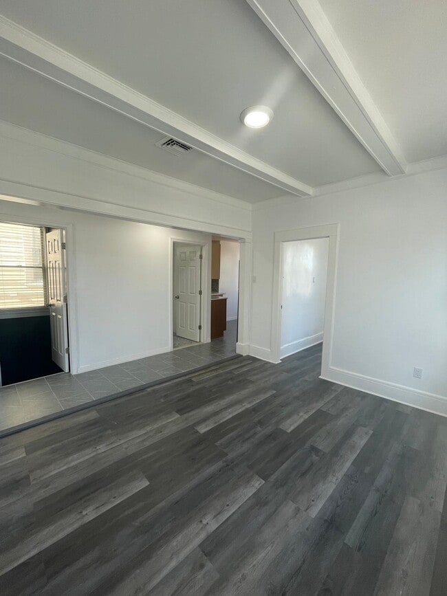 Foto del edificio - 114 Overlook Ave