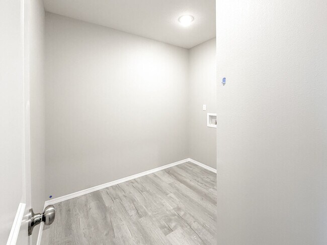 Building Photo - Brand New Home!!