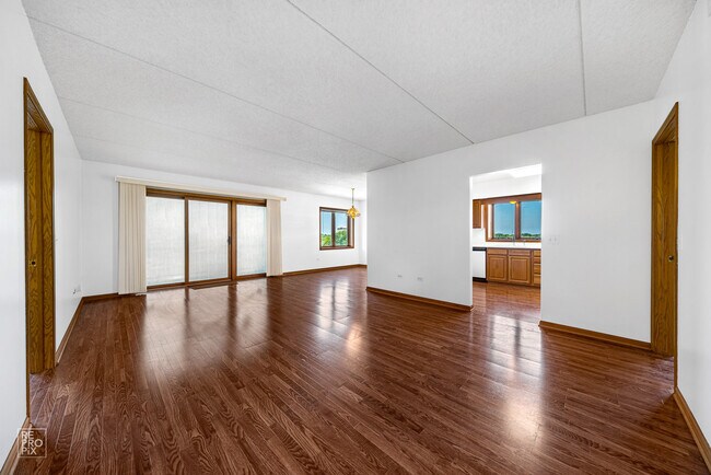 Foto del edificio - 5555 N Cumberland Ave