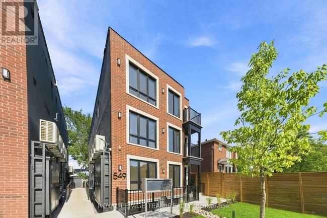 Building Photo - 549 Melbourne Ave
