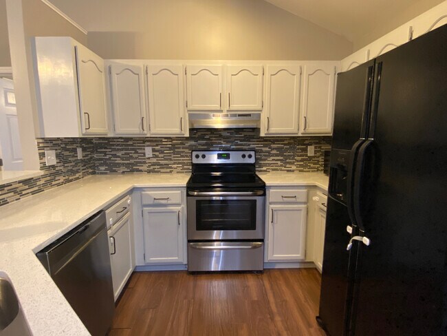 Building Photo - Room in Single Family Home on Hathshire Dr