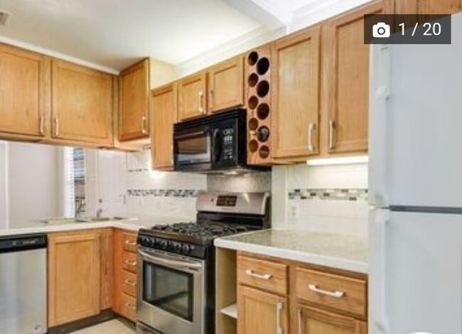 Building Photo - 707 Sprucewood Ln