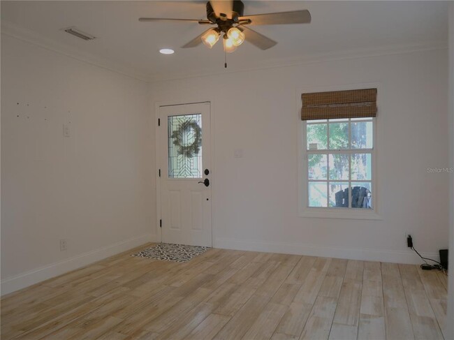 Foto del edificio - 2916 N Woodrow Ave